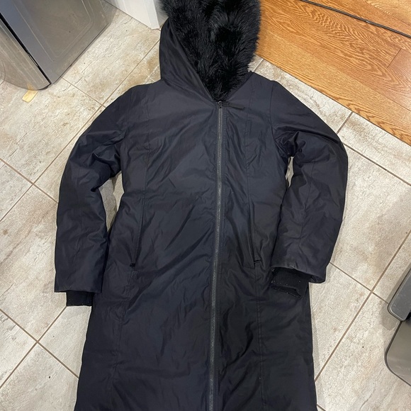 Aritzia Babaton St. Moritz Winter Down Parka Black Women's Medium - Picture 6 of 12